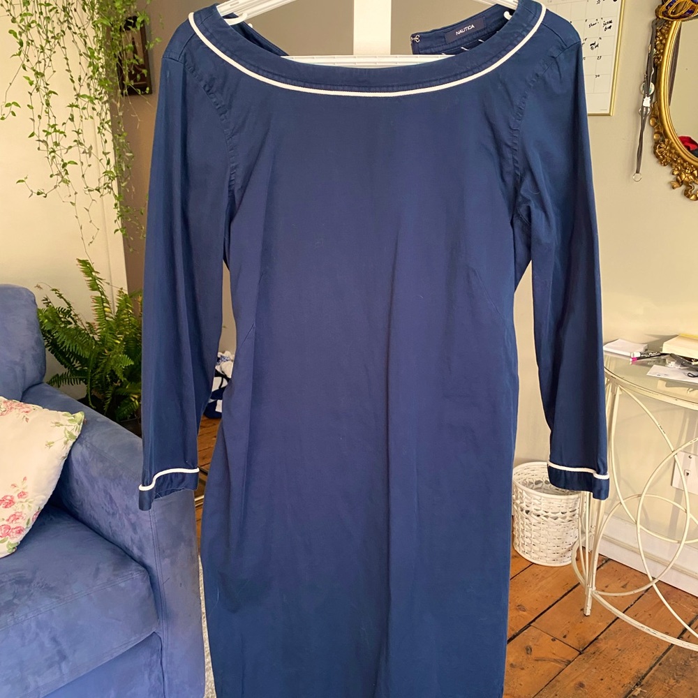 Size 10 Nautica Navy Blue fitted stretch dress w/ waist tie. Professional style.